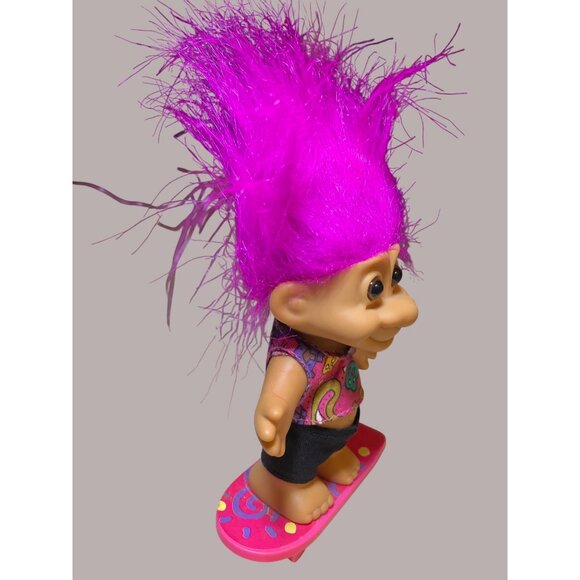 Russ Troll Doll On Skateboard With Pink Hair & Patterned Shirt - Picture 5 of 10